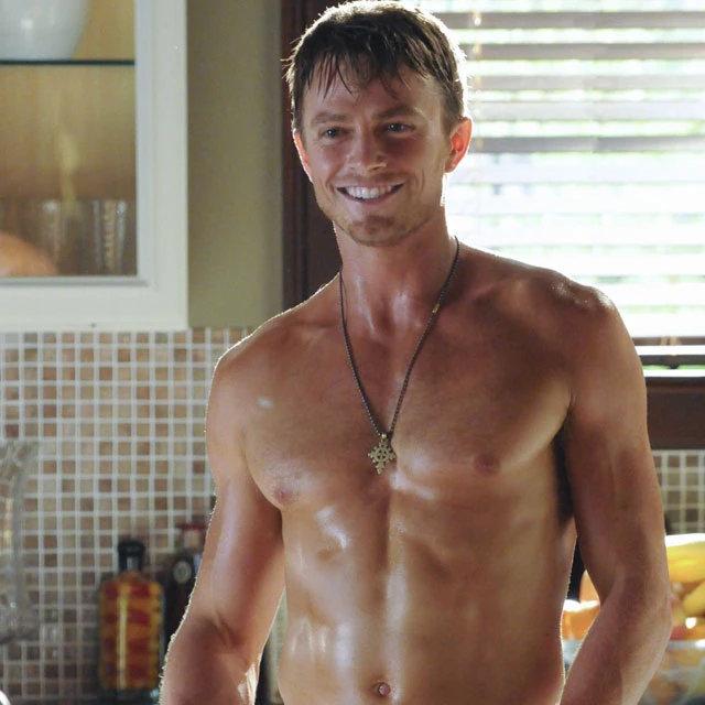 Shirtless Wilson Bethel Steams Up New Hart Of Dixie Trailer Hunk Of